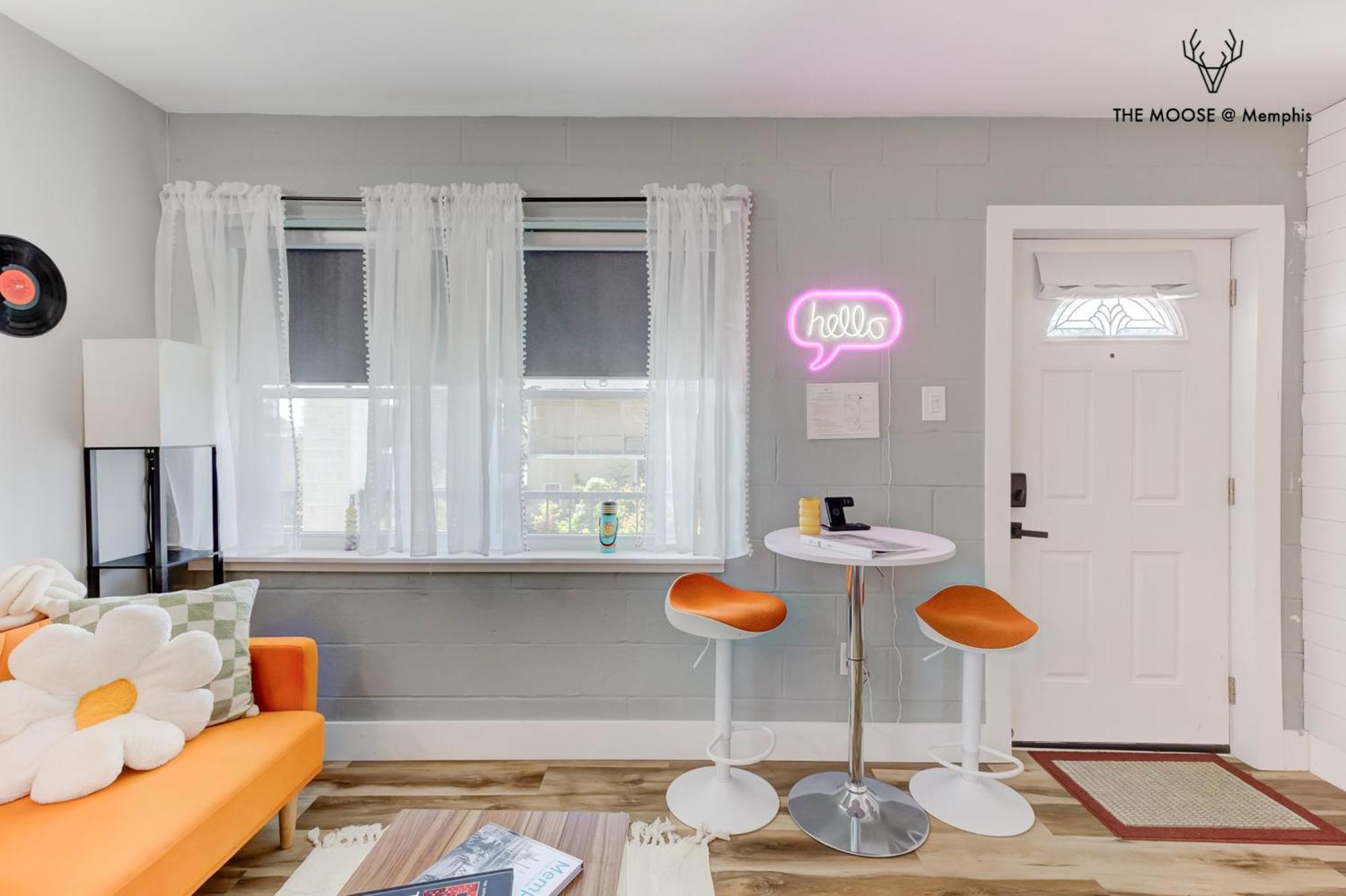 דירות ממפיס The Moose #10 - Stylish Loft With King Bed, Free Parking & Wi-Fi מראה חיצוני תמונה