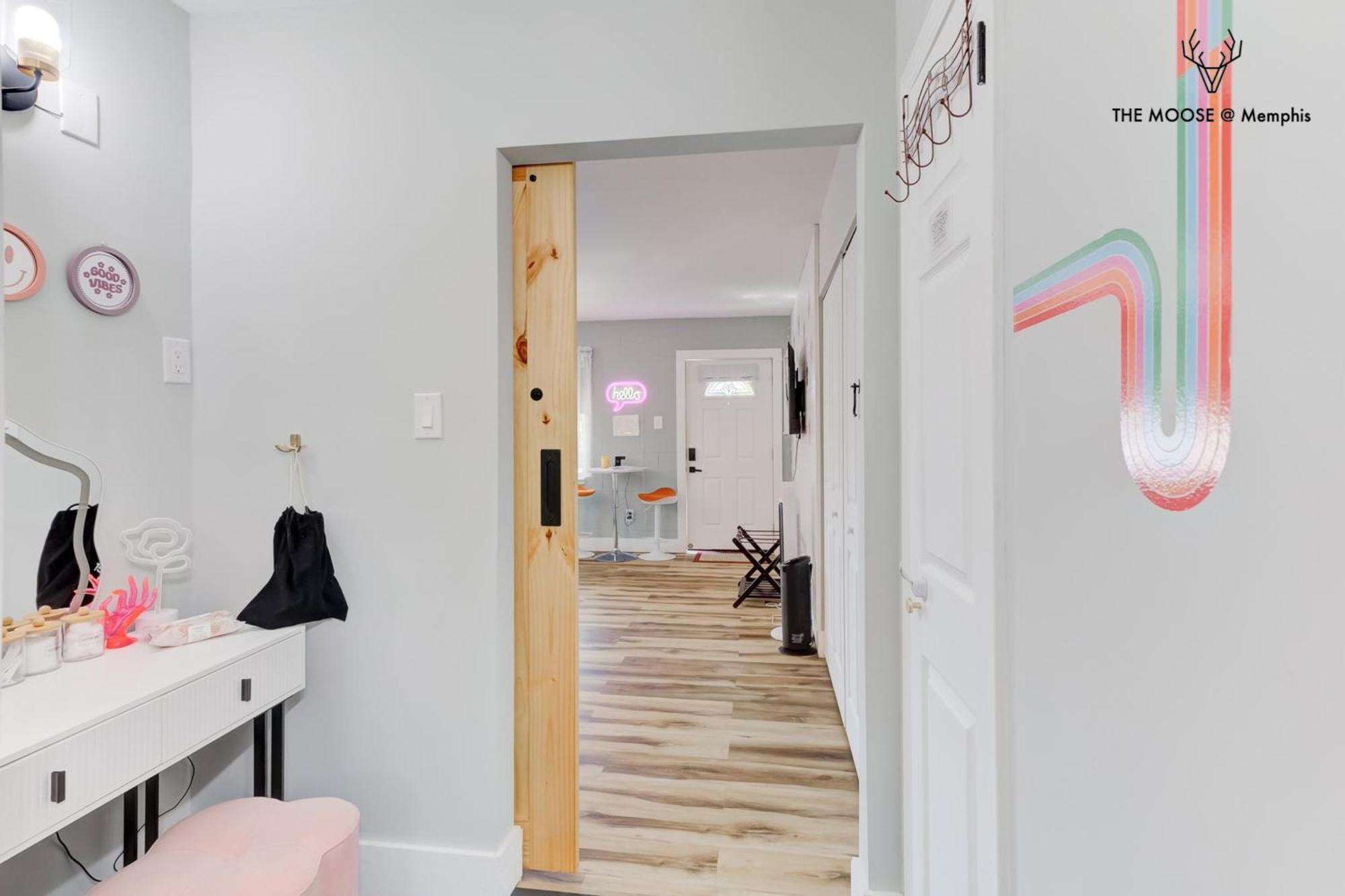 דירות ממפיס The Moose #10 - Stylish Loft With King Bed, Free Parking & Wi-Fi מראה חיצוני תמונה